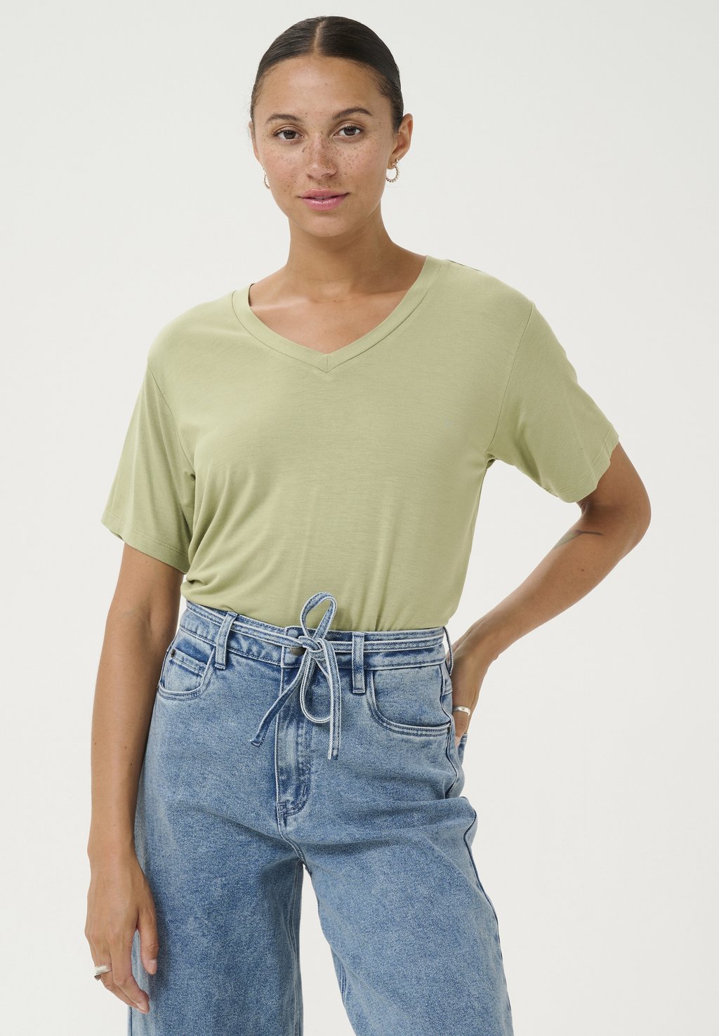 Базовая футболка KAFRIDA - Blouse Kaffe, зеленый 
Базовая футболка KAFRIDA - Blouse Kaffe, зеленый