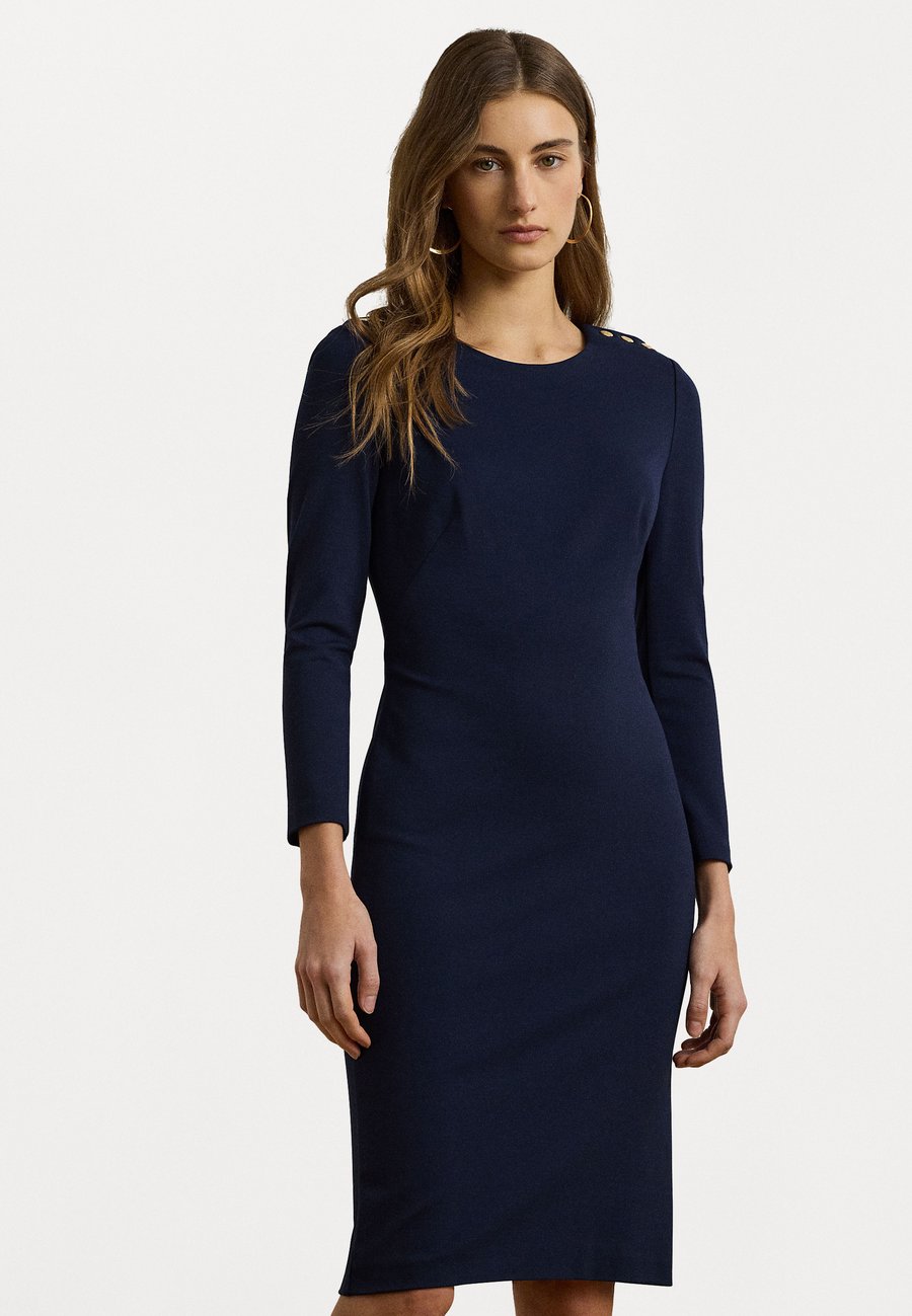 Платье Lauren Ralph Lauren PONTE THREE QUARTER SLEEVE DRESS, Lighthouse Navy/Dark Blue
Платье Lauren Ralph Lauren PONTE THREE QUARTER SLEEVE DRESS, Lighthouse Navy/Dark Blue