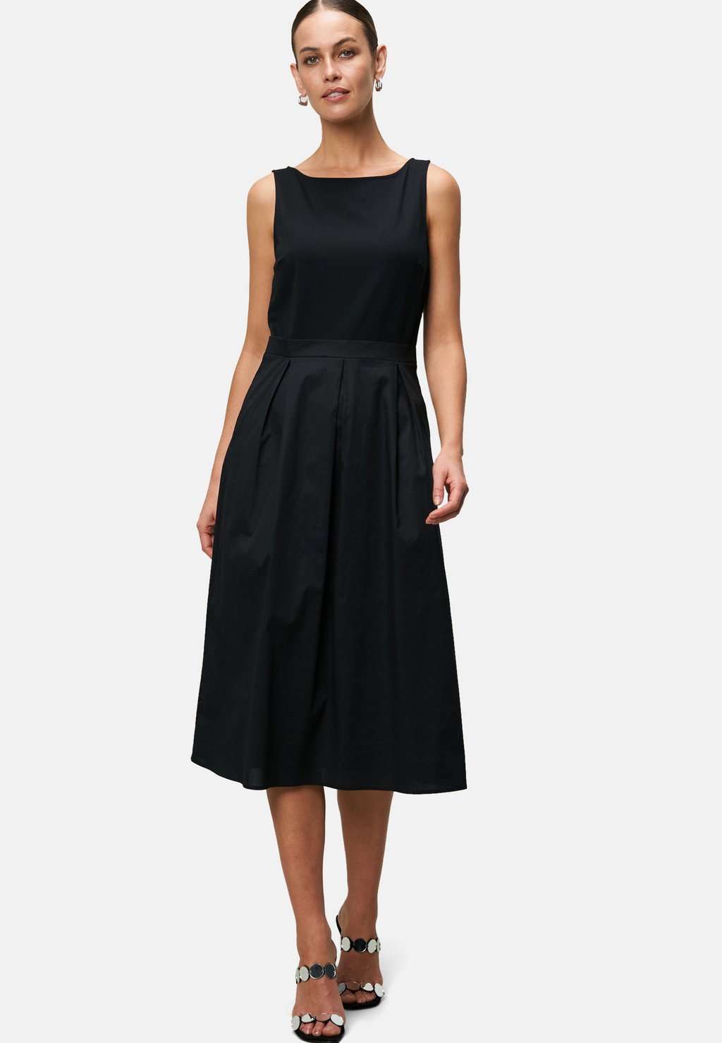 Повседневное платье zero, черный
Повседневное платье zero, черный