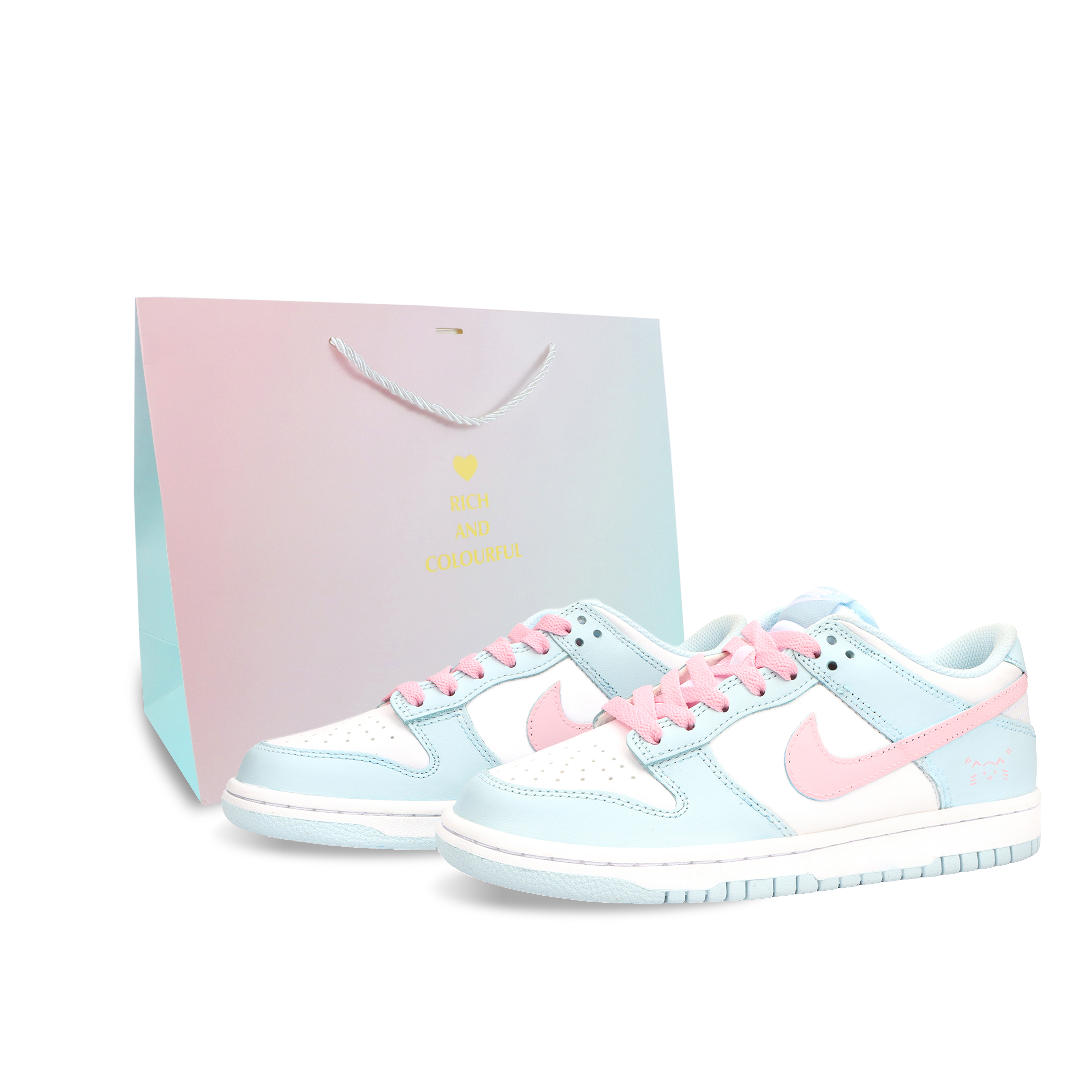 Dunk Sweetie Kitten противоскользящие амортизирующие низкие детские кроссовки для скейтбординга для подростков Nike, синий
Dunk Sweetie Kitten противоскользящие амортизирующие низкие детские кроссовки для скейтбординга для подростков Nike, синий