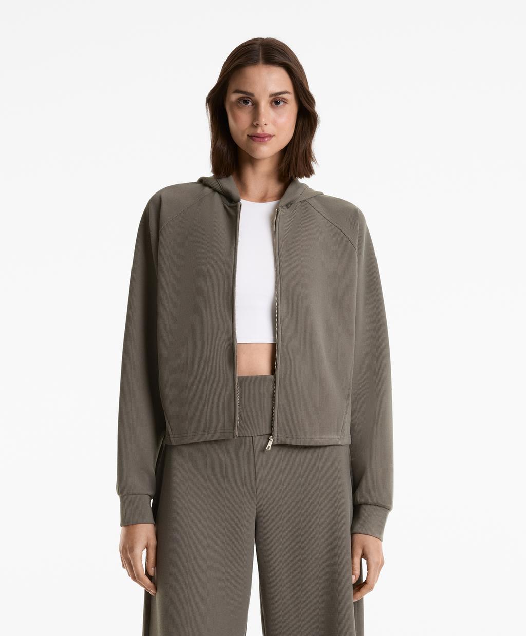 Ребристая куртка с капюшоном Oysho, цвет Charcoal
Ребристая куртка с капюшоном Oysho, цвет Charcoal