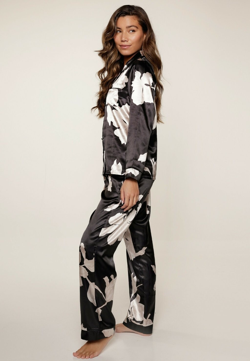 Пижамный комплект SET LingaDore, черный
Пижамный комплект SET LingaDore, черный