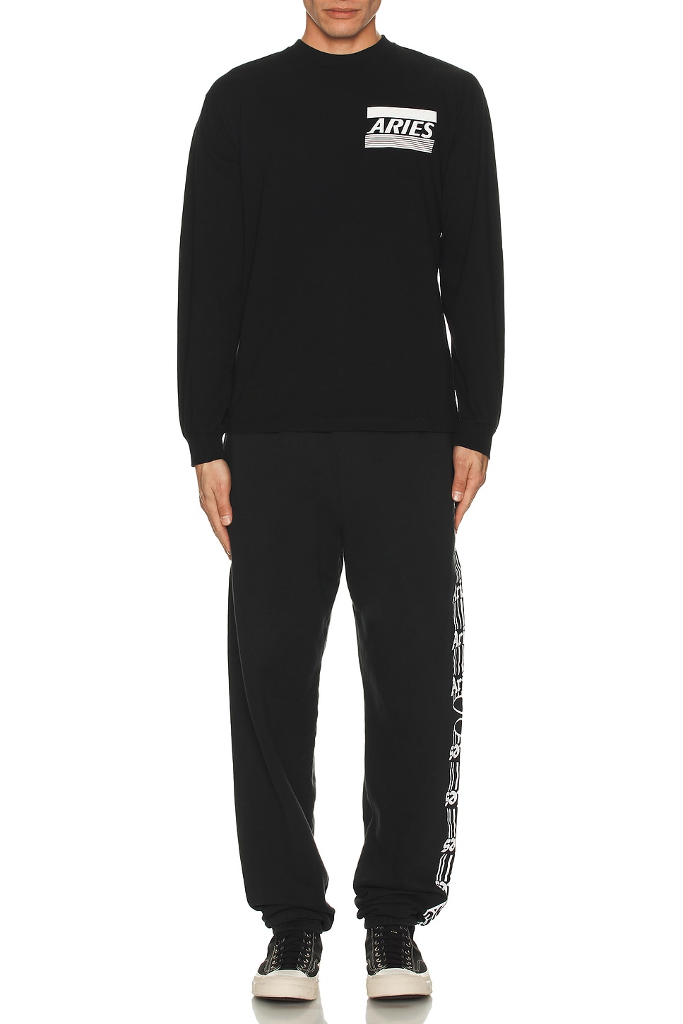 Футболка с принтом кредитной карты Aries, Black
Футболка с принтом кредитной карты Aries, Black