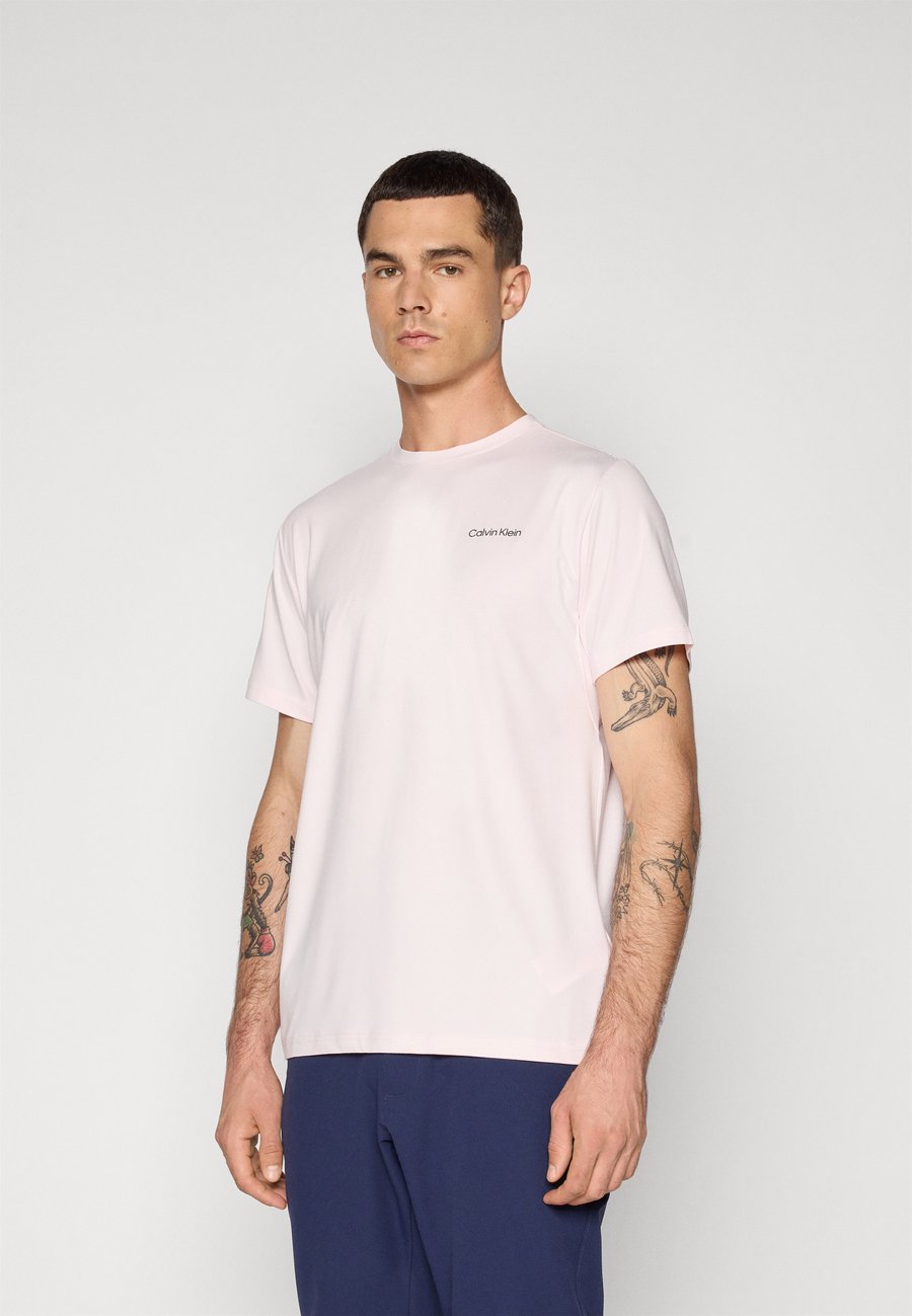 Футболка Calvin Klein Golf NEWPORT TEE, Pink, Розовый, Футболка Calvin Klein Golf NEWPORT TEE, Pink
Футболка Calvin Klein Golf NEWPORT TEE, Pink, Розовый, Футболка Calvin Klein Golf NEWPORT TEE, Pink