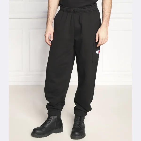 Спортивные брюки стандартного кроя с нашивкой Tommy Hilfiger, черный
Спортивные брюки стандартного кроя с нашивкой Tommy Hilfiger, черный