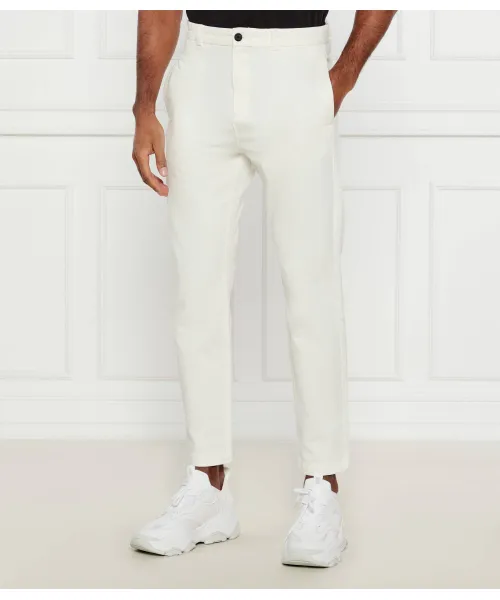 Брюки чинос david251d Slim fit Hugo, белый
Брюки чинос david251d Slim fit Hugo, белый