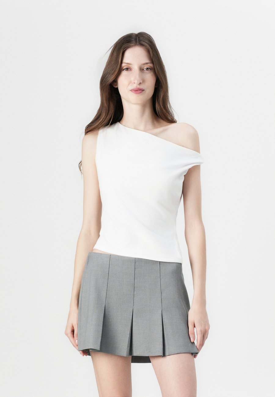 Топ Hollister Co. BARE, White
Топ Hollister Co. BARE, White