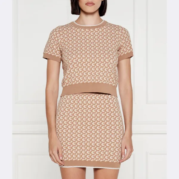 Свитер Ashley обычного кроя Guess, коричневый
Свитер Ashley обычного кроя Guess, коричневый