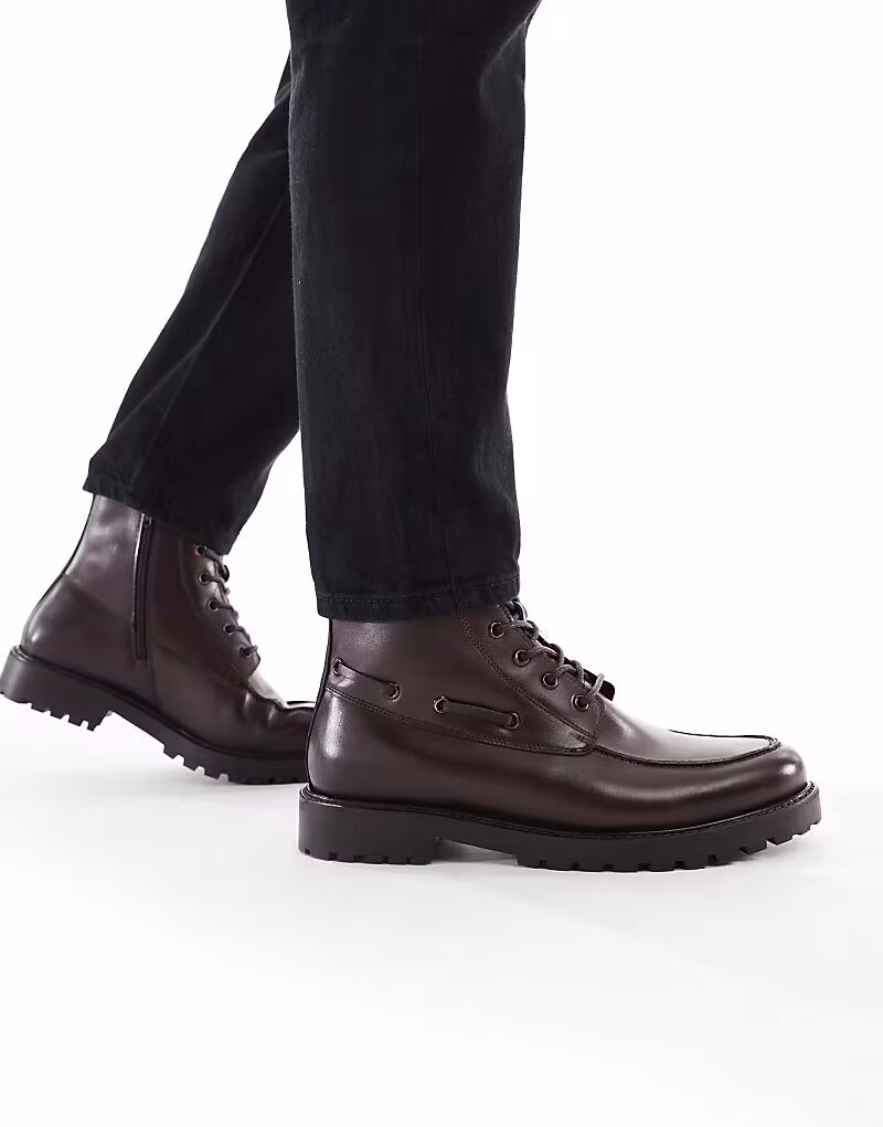 Массивные ботинки на шнуровке Darcy из натуральной кожи, винтажного коричневого цвета Schuh
Массивные ботинки на шнуровке Darcy из натуральной кожи, винтажного коричневого цвета Schuh