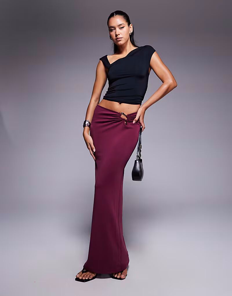 Юбка макси Princess Polly Whiley с низкой талией и золотистыми металлическими деталями фиолетового цвета
Юбка макси Princess Polly Whiley с низкой талией и золотистыми металлическими деталями фиолетового цвета