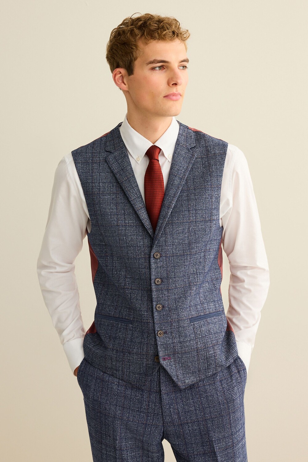 Жилет приталенного кроя с клетчатым узором и декоративной отделкой Next, синий
Жилет приталенного кроя с клетчатым узором и декоративной отделкой Next, синий