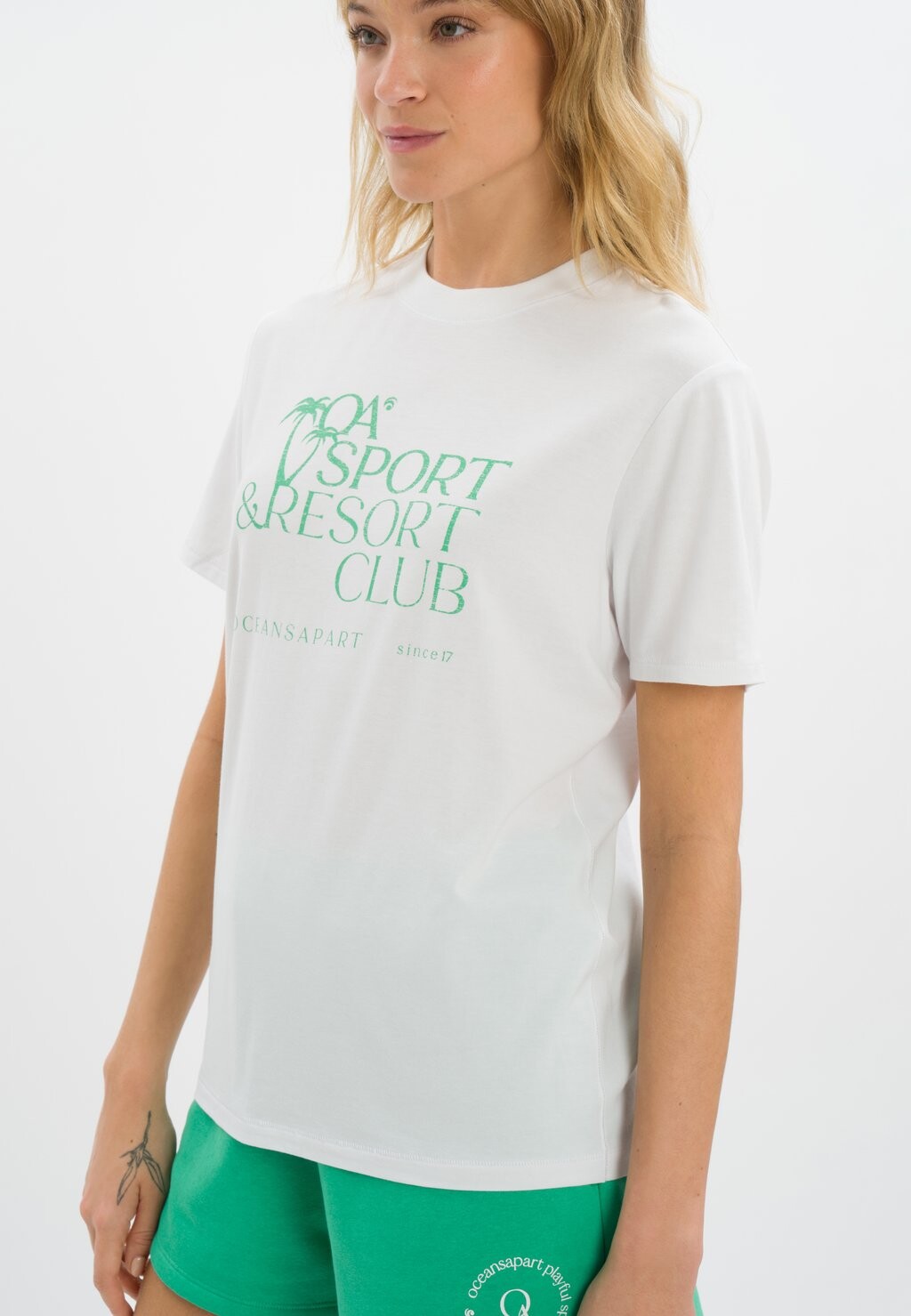 Принт на футболке OCEANSAPART, белый
Принт на футболке OCEANSAPART, белый