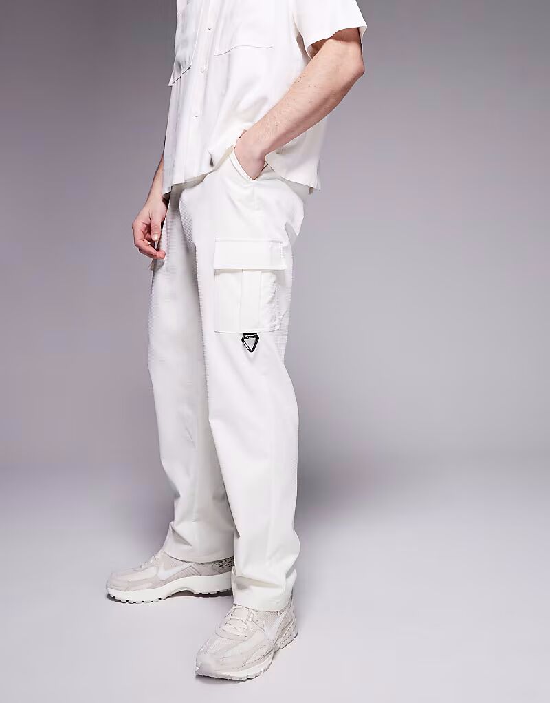 Брюки-карго Sixth June с прочными деталями кремового цвета
Брюки-карго Sixth June с прочными деталями кремового цвета