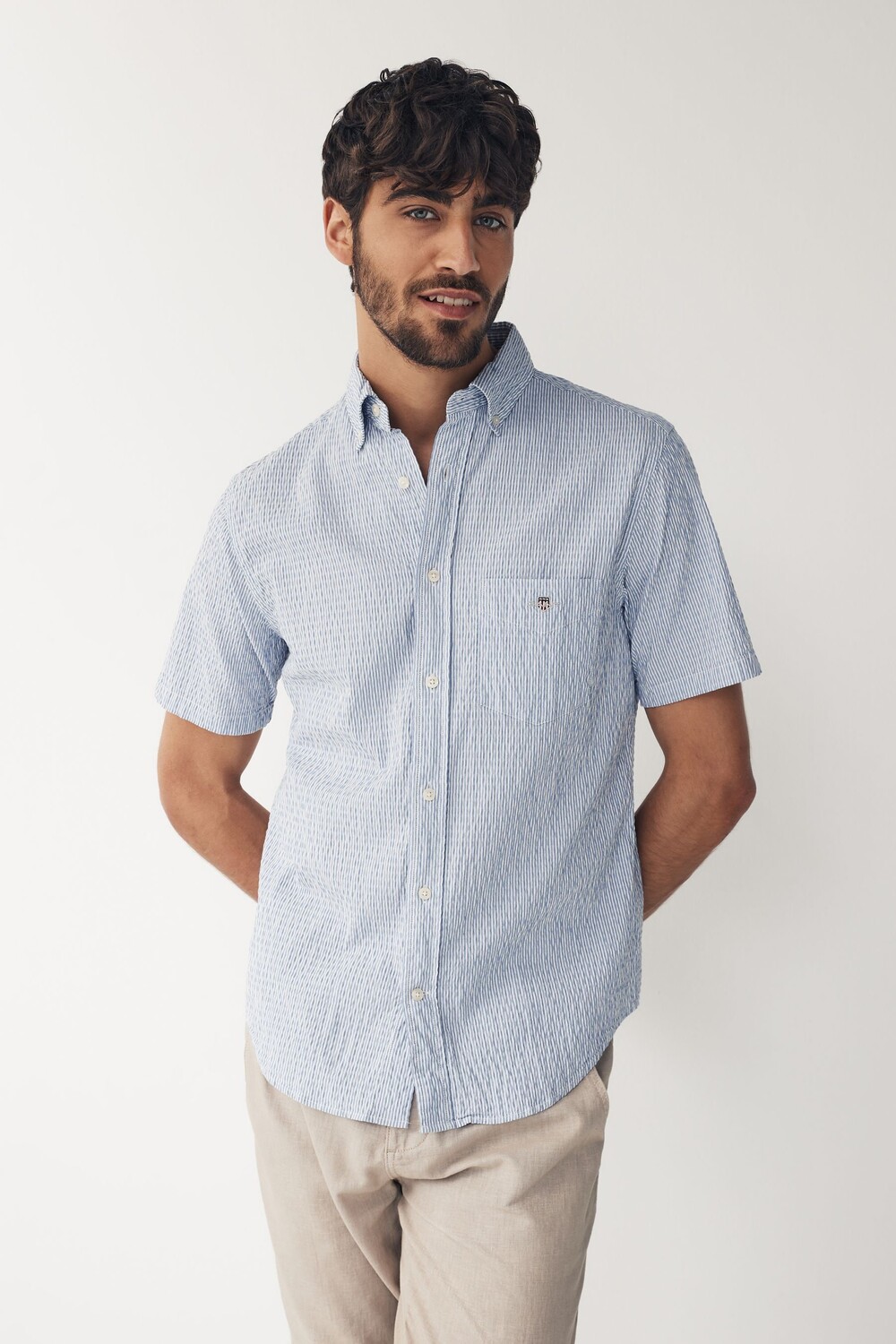 Стандартная полосатая рубашка из жатого хлопка с короткими рукавами Gant, синий
Стандартная полосатая рубашка из жатого хлопка с короткими рукавами Gant, синий