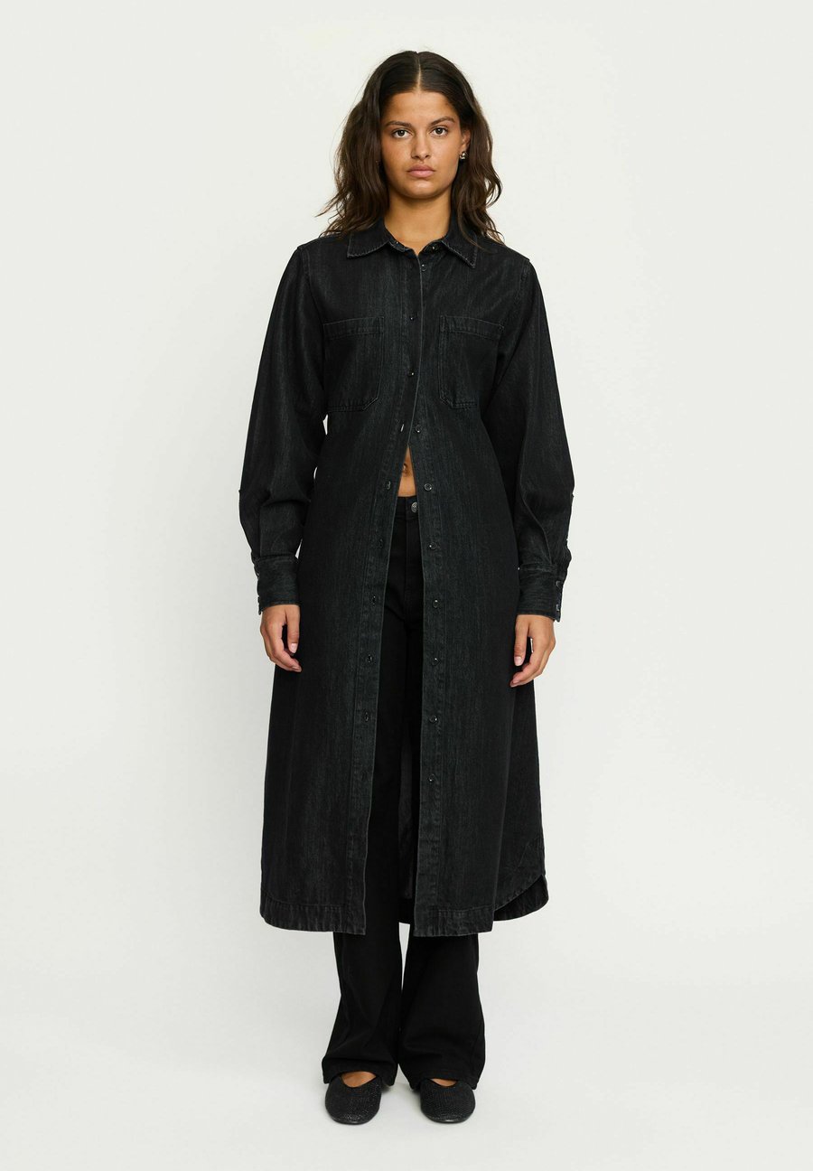 Платье Soft Rebels KEIRA, Washed Phantom/Black
Платье Soft Rebels KEIRA, Washed Phantom/Black