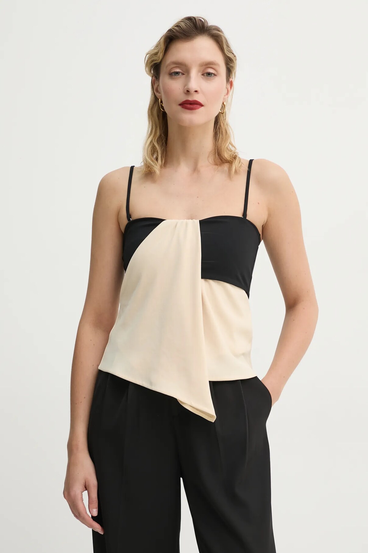 Блузка LISBETH Nanushka, бежевый
Блузка LISBETH Nanushka, бежевый