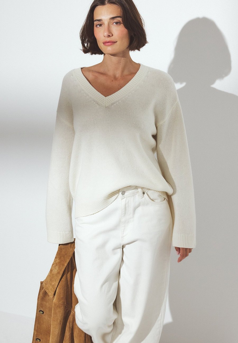 Джемпер NA-KD V-NECK, Offwhite/Off-White
Джемпер NA-KD V-NECK, Offwhite/Off-White