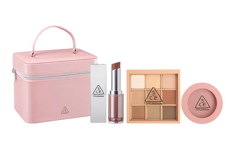 Тюбик теней для век и румяна Soft Mist набор для макияжа легко растушевывается комплект из трех предметов для контуринга лица 3CE
Тюбик теней для век и румяна Soft Mist набор для макияжа легко растушевывается комплект из трех предметов для контуринга лица 3CE