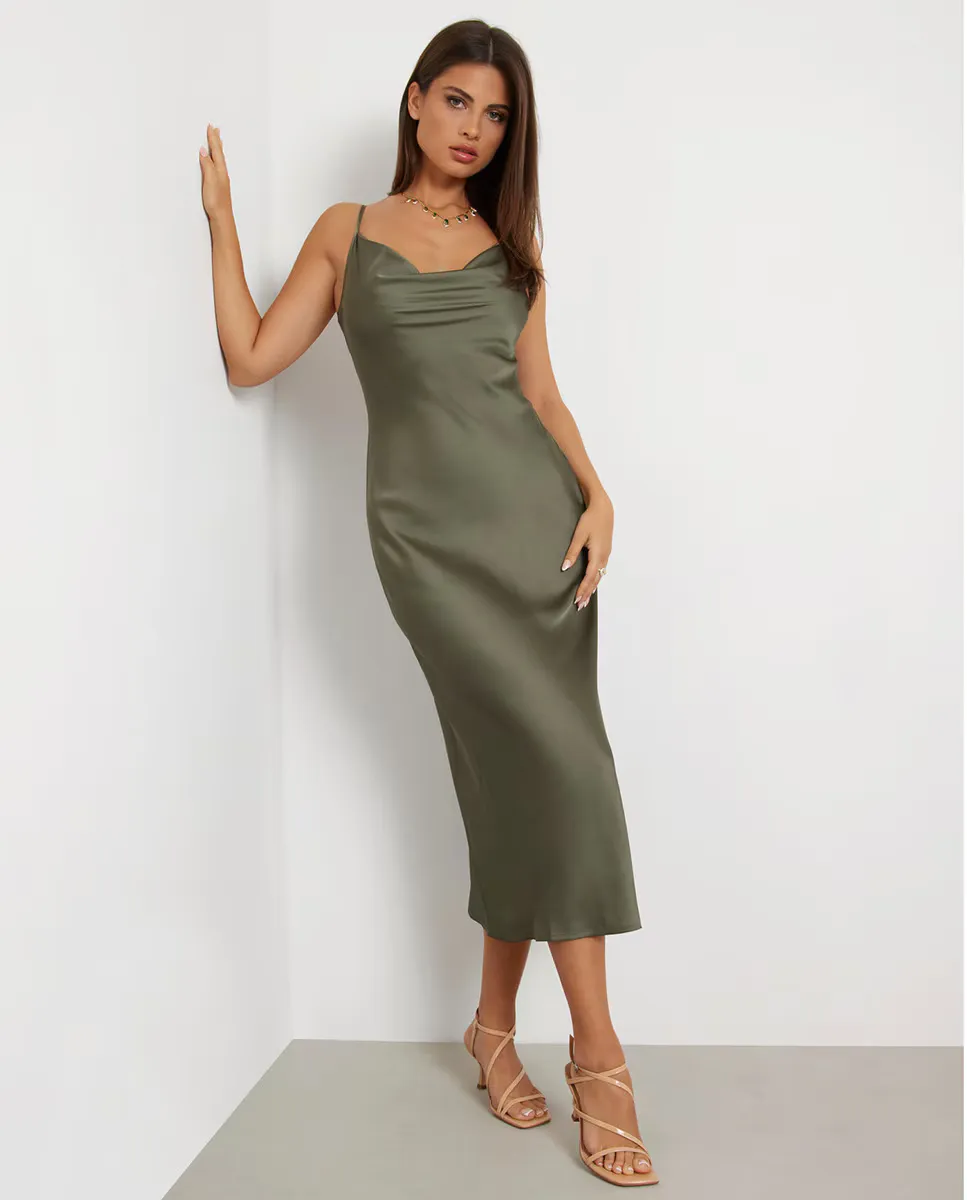 Длинное платье Guess, цвет Verde Agua
Длинное платье Guess, цвет Verde Agua
