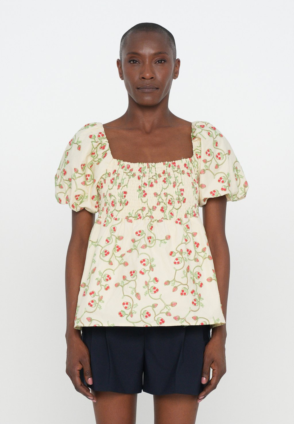 Блуза AYA Helmstedt, белый 
Блуза AYA Helmstedt, белый