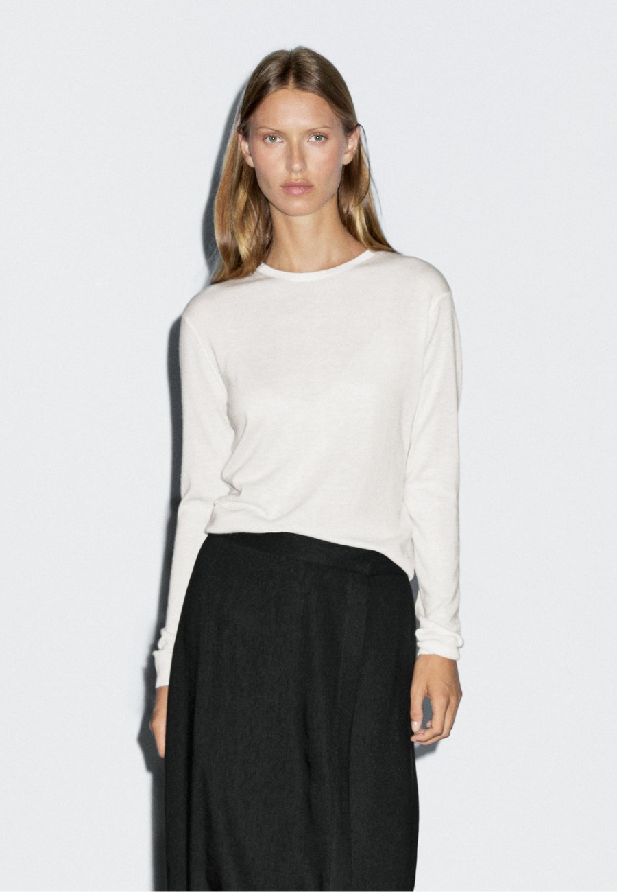 Джемпер Massimo Dutti LONG SLEEVES WITH CREW NECK, Beige
Джемпер Massimo Dutti LONG SLEEVES WITH CREW NECK, Beige