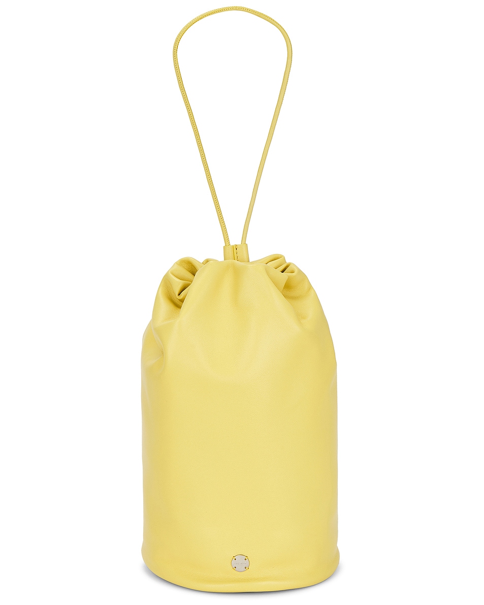 Спортивная сумочка The Row, Coppery Yellow ANS
Спортивная сумочка The Row, Coppery Yellow ANS