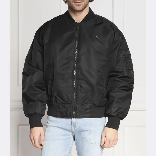 Бомбер стандартного кроя Calvin Klein, черный 
Бомбер стандартного кроя Calvin Klein, черный