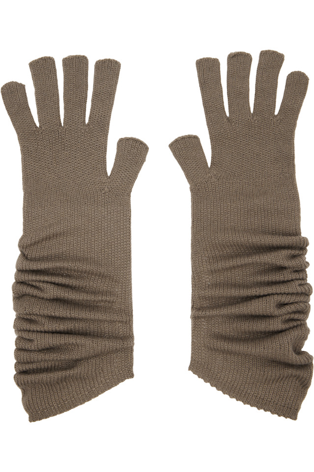 Homme Plissé Issey Miyake Зимние перчатки из кашемира бежевого цвета
Homme Plissé Issey Miyake Зимние перчатки из кашемира бежевого цвета