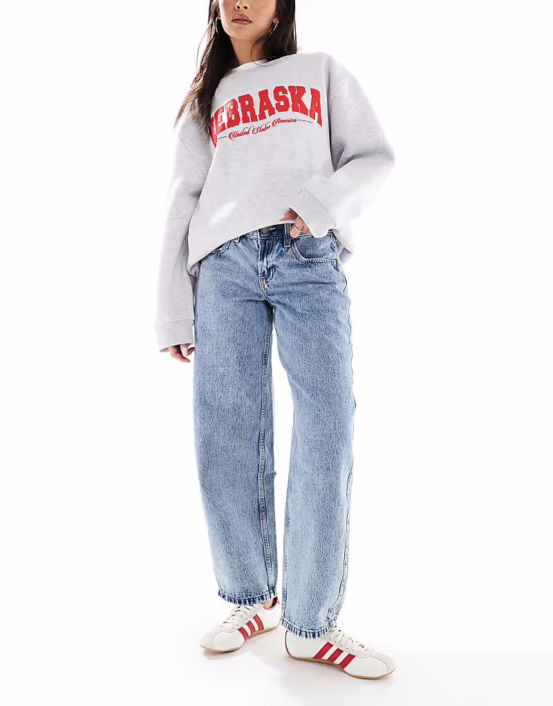 Джинсы Hollister с низкой посадкой и зауженными штанинами светло-голубого цвета
Джинсы Hollister с низкой посадкой и зауженными штанинами светло-голубого цвета