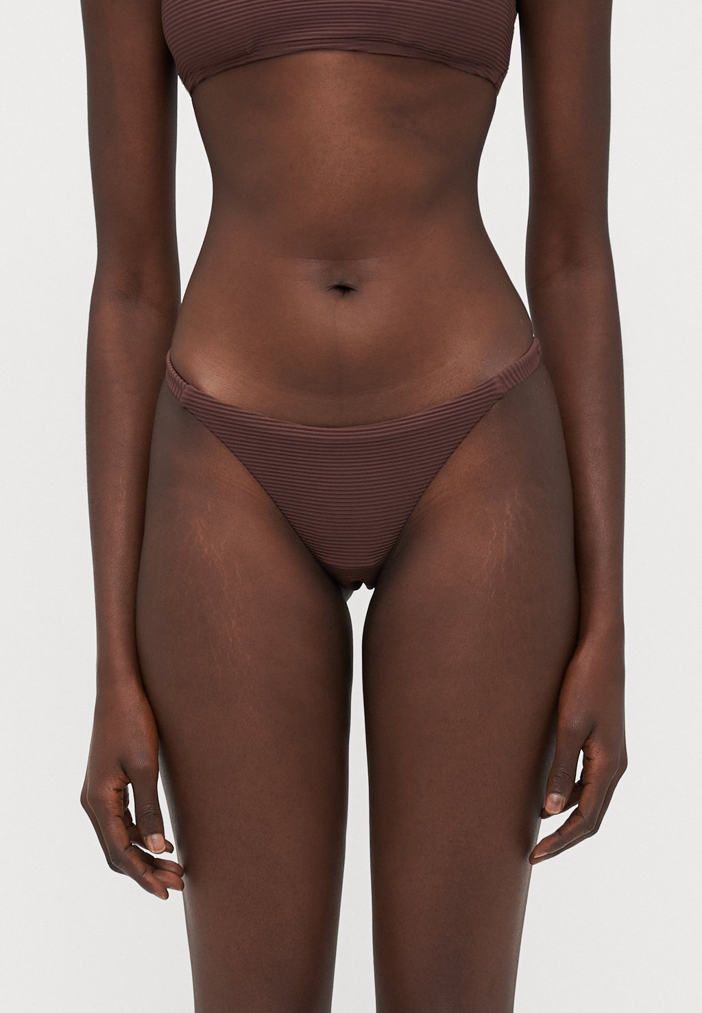 Плавки бикини Billabong, коричневый
Плавки бикини Billabong, коричневый