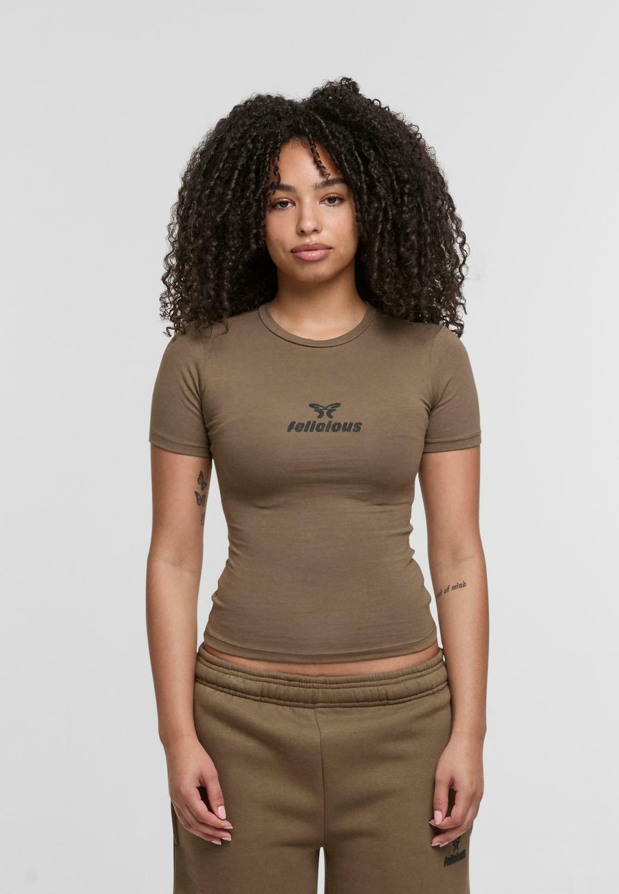 Футболка FELICIOUS Print T-shirt, Dusky Green/Khaki, Зеленый, Футболка FELICIOUS Print T-shirt, Dusky Green/Khaki
Футболка FELICIOUS Print T-shirt, Dusky Green/Khaki, Зеленый, Футболка FELICIOUS Print T-shirt, Dusky Green/Khaki