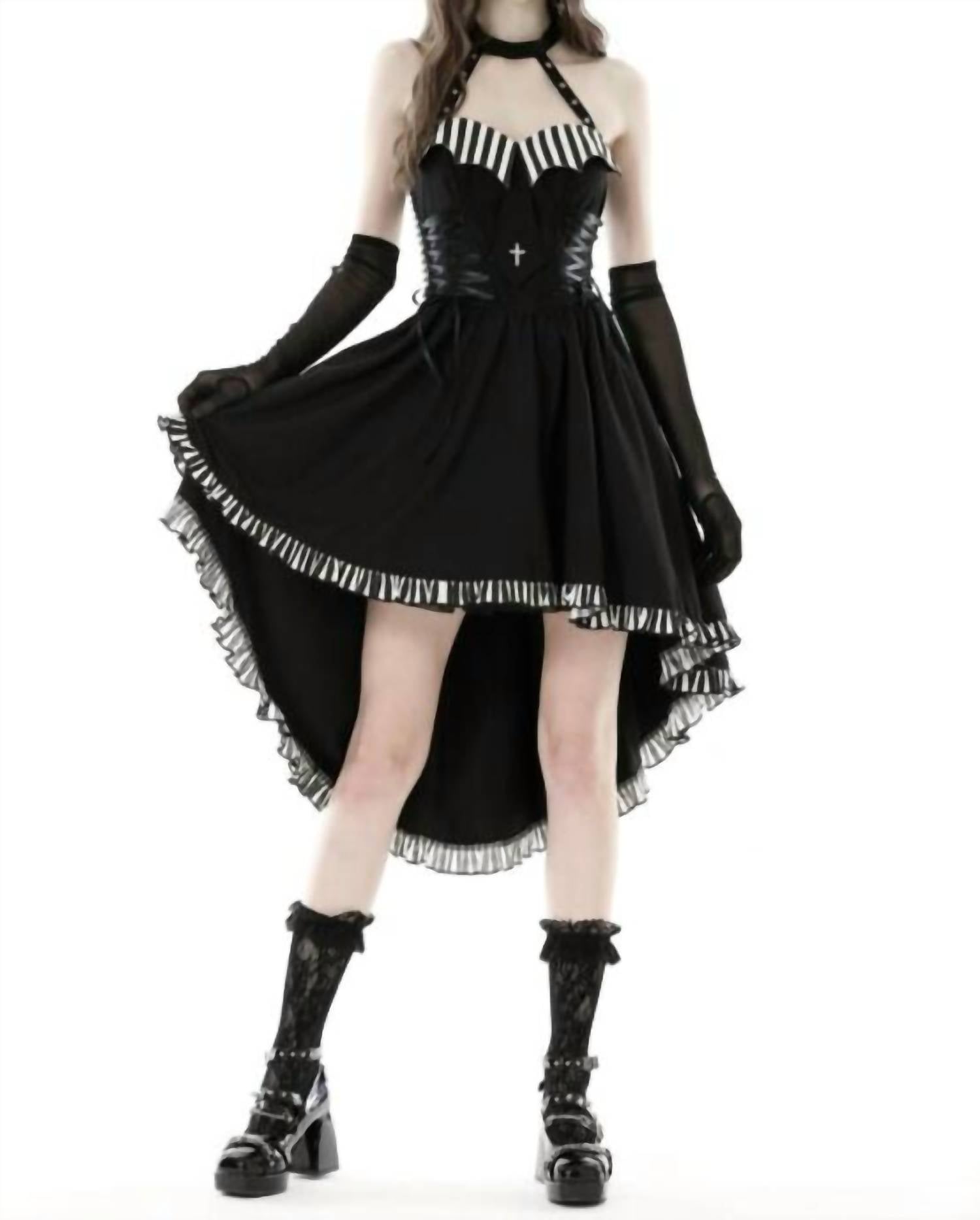 Полосатое платье с высоким вырезом и завязками на шее черного цвета DARK IN LOVE
Полосатое платье с высоким вырезом и завязками на шее черного цвета DARK IN LOVE