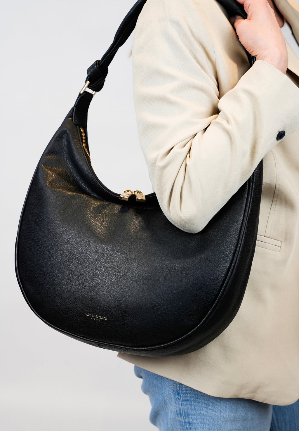 Сумка ANUM Paul Costelloe, черный
Сумка ANUM Paul Costelloe, черный