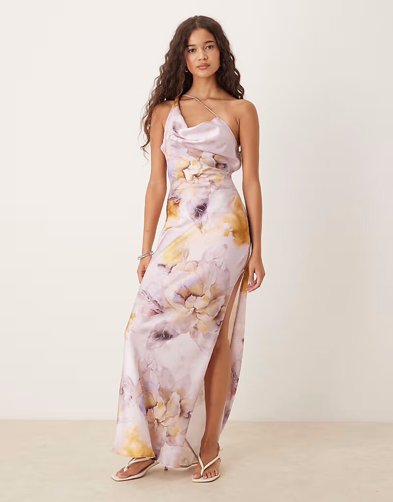 Платье мидакси из атласа с асимметричными бретелями и разрезом, с объемным цветочным принтом Asos Design
Платье мидакси из атласа с асимметричными бретелями и разрезом, с объемным цветочным принтом Asos Design