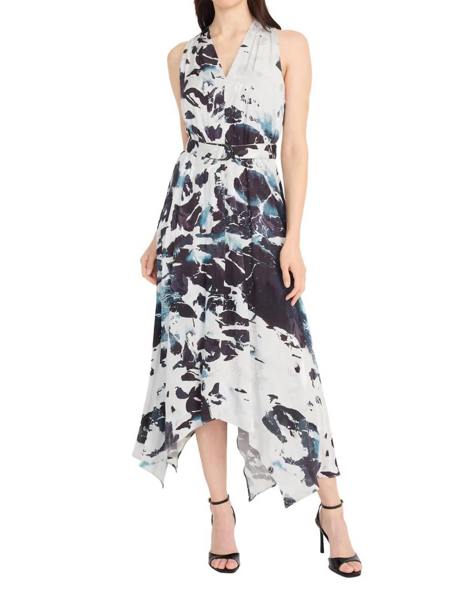 Платье с платочным подолом в черно-серебристой расцветке Maggy London
Платье с платочным подолом в черно-серебристой расцветке Maggy London