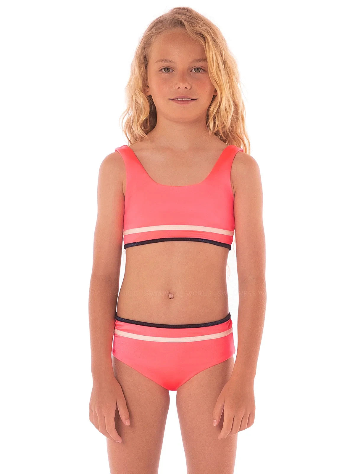 Детский купальник Maaji Retro Swim Set вишневого цвета с эластичным вырезом-лодочкой, пляжный, красный 290
Детский купальник Maaji Retro Swim Set вишневого цвета с эластичным вырезом-лодочкой, пляжный, красный 290