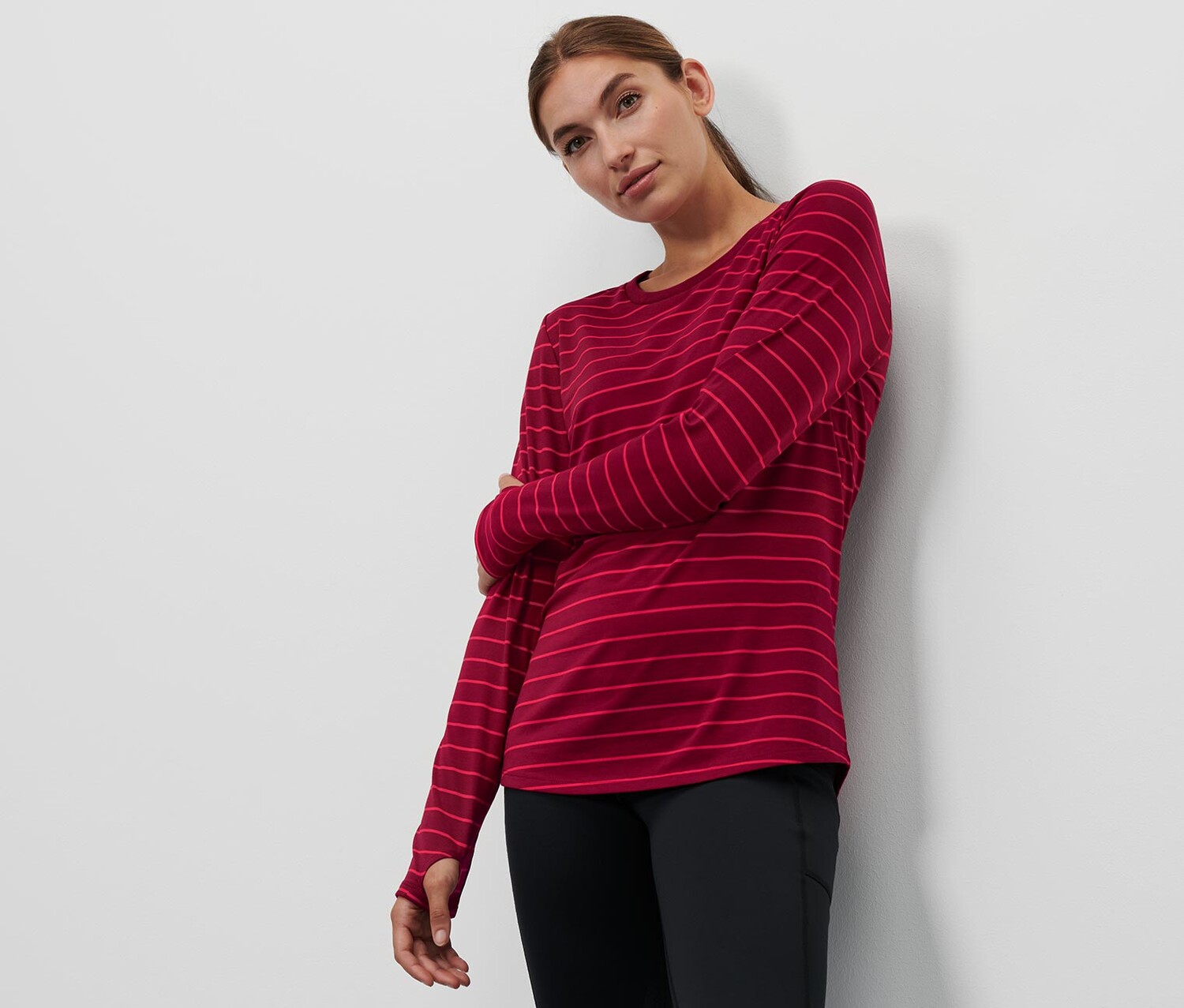 Спортивная рубашка с длинными рукавами Tchibo, красно-вишневая полосатая
Спортивная рубашка с длинными рукавами Tchibo, красно-вишневая полосатая