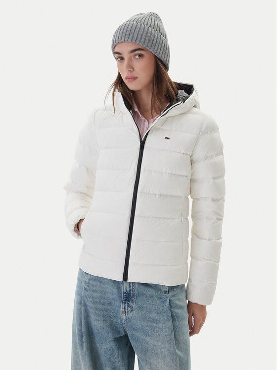 Пуховик regular fit DW0DW21617 Tommy Jeans, белый
Пуховик regular fit DW0DW21617 Tommy Jeans, белый