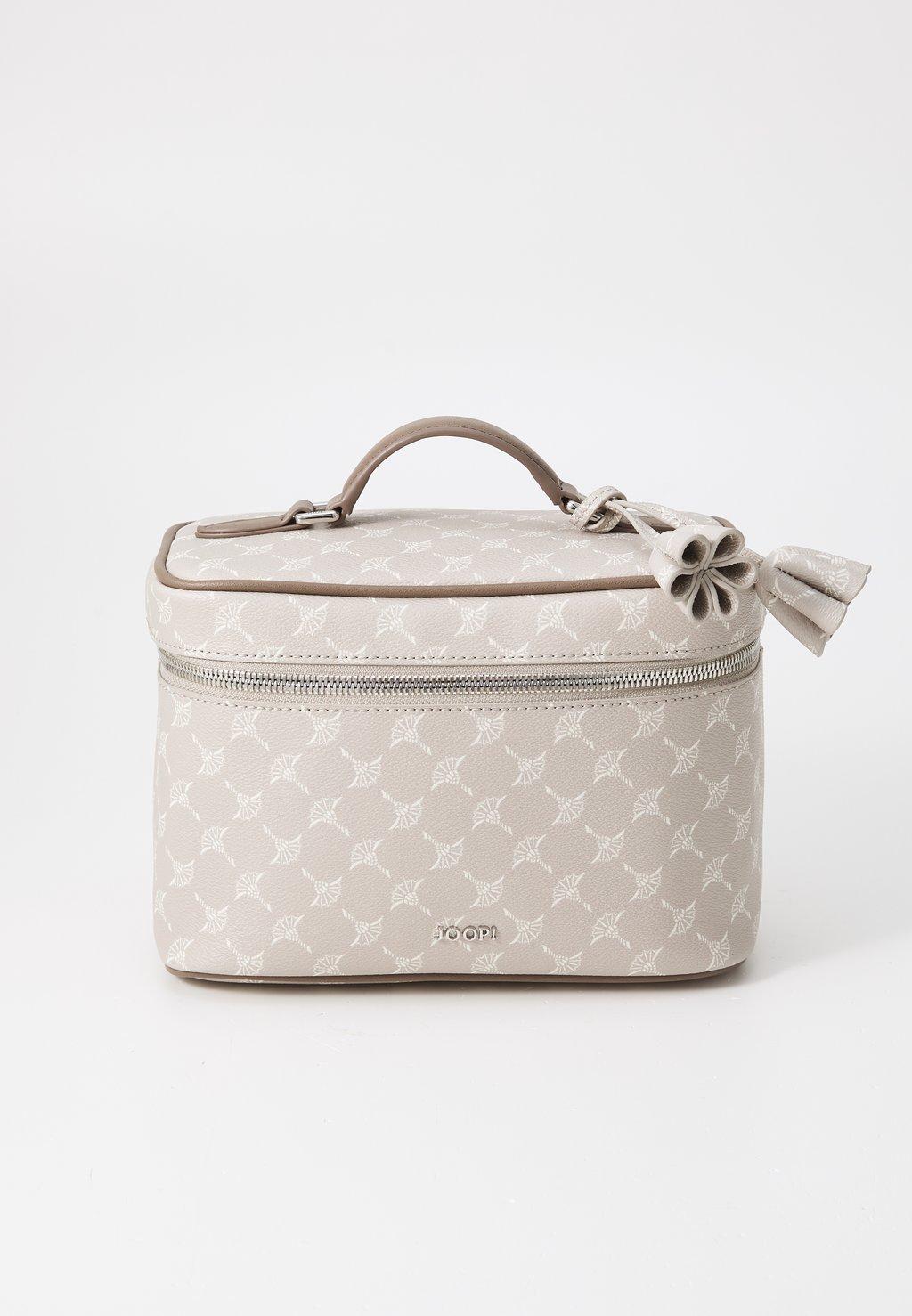 Косметичка CORTINA FLORA WASHBAG JOOP!, светло-серый
Косметичка CORTINA FLORA WASHBAG JOOP!, светло-серый