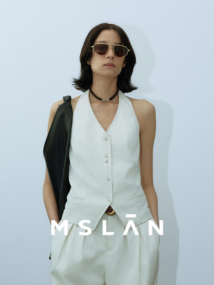 Жилет Mslan с V-образным вырезом
Жилет Mslan с V-образным вырезом