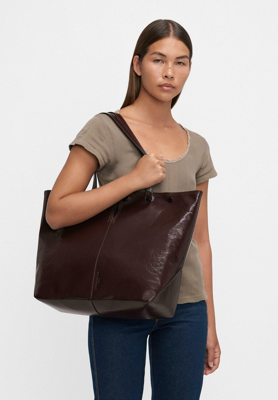 Сумка-шоппер Liebeskind Berlin Tote bag, Bordeaux
Сумка-шоппер Liebeskind Berlin Tote bag, Bordeaux