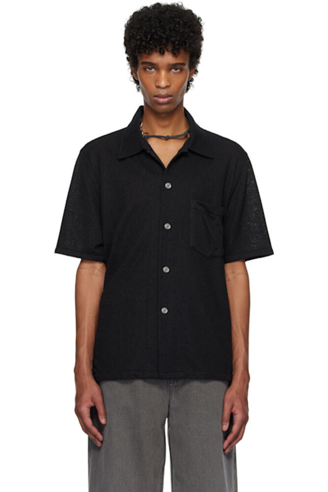 Черная рубашка-коробка OUR LEGACY
Черная рубашка-коробка OUR LEGACY