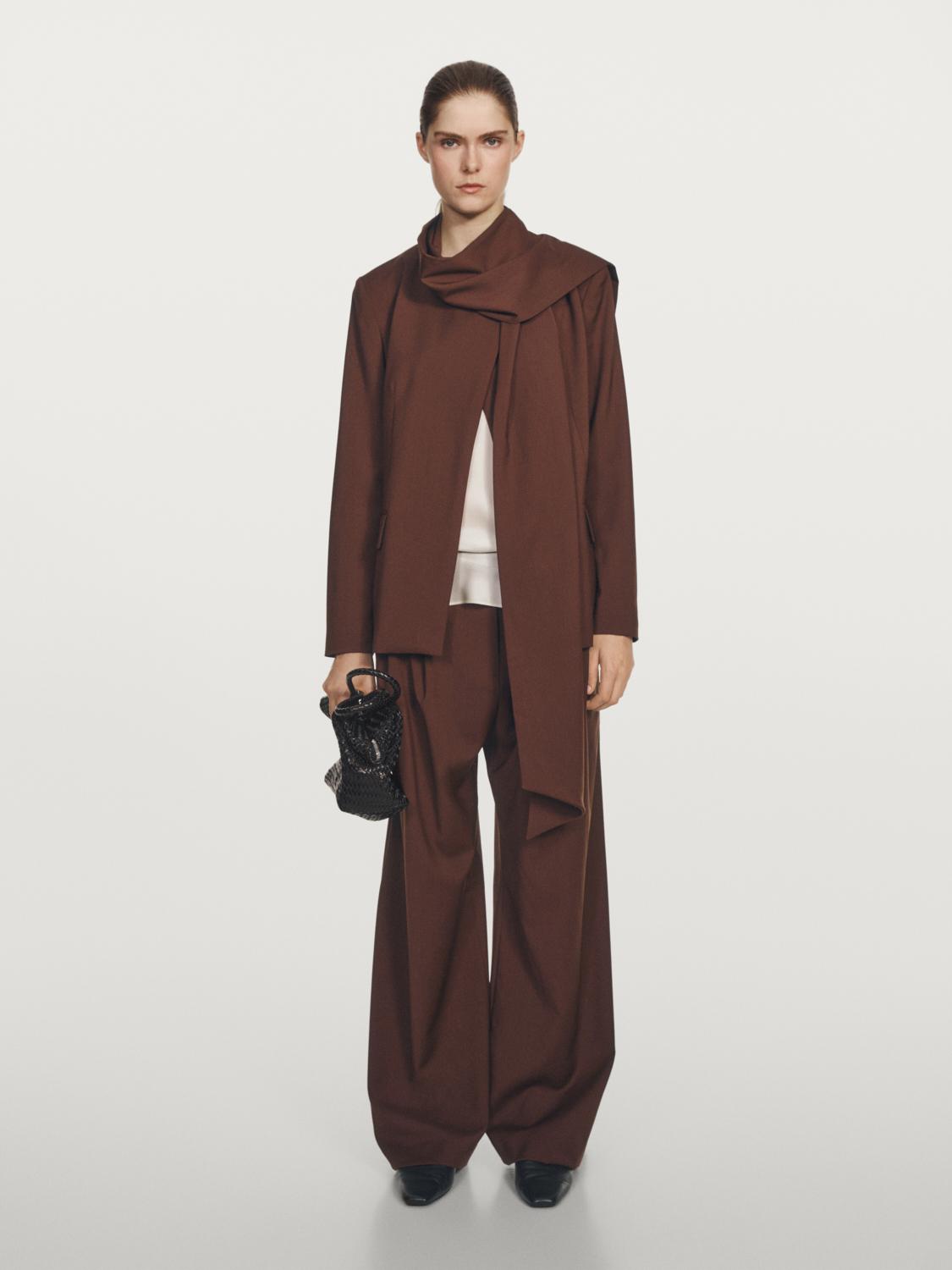 Блейзер-Кейп с шарфом - студия Massimo Dutti, Mahogany
Блейзер-Кейп с шарфом - студия Massimo Dutti, Mahogany