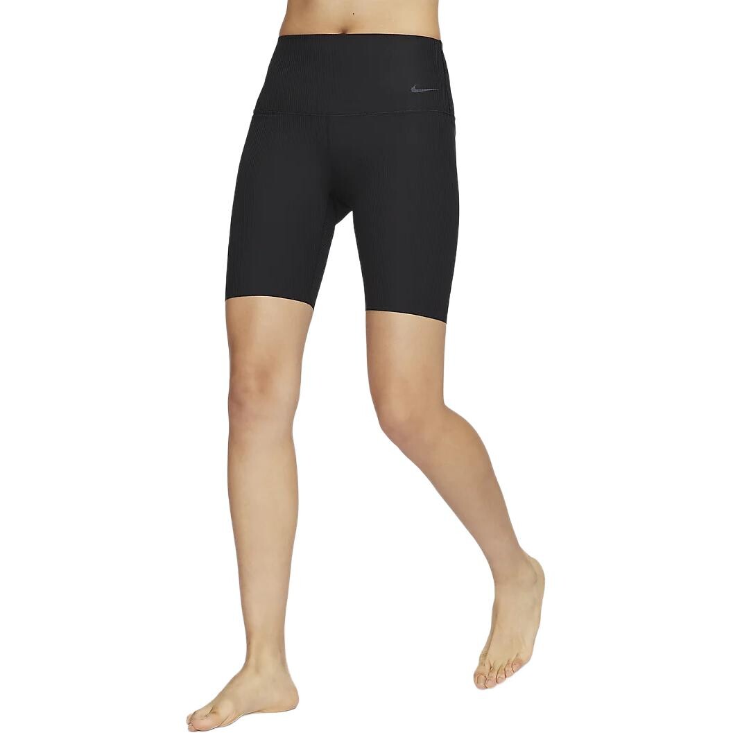 Спортивные шорты женские черные Nike
Спортивные шорты женские черные Nike