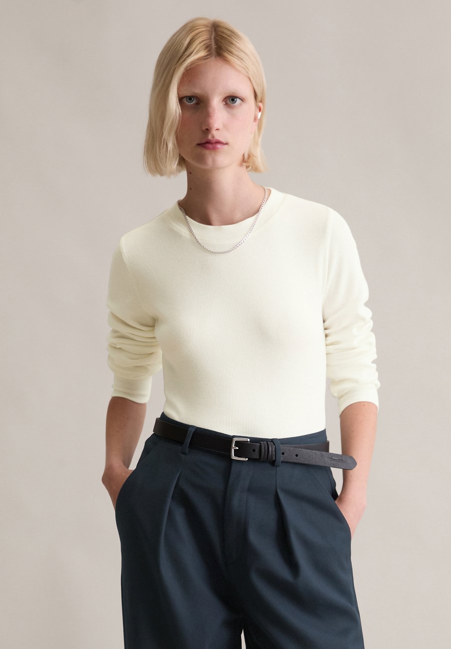 Джемпер Marc O'Polo DENIM Jumper, Silky White/White
Джемпер Marc O'Polo DENIM Jumper, Silky White/White