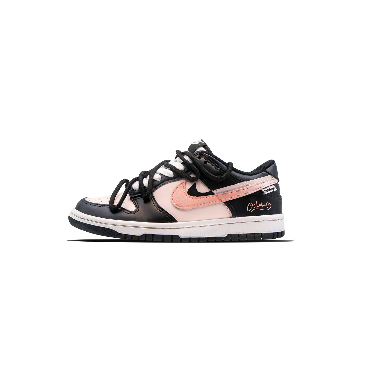 Кроссовки Nike Dunk Skateboarding Shoes Women's Low-top Core Black / Cloud White / Team Shock Pink 2, черный
Кроссовки Nike Dunk Skateboarding Shoes Women's Low-top Core Black / Cloud White / Team Shock Pink 2, черный