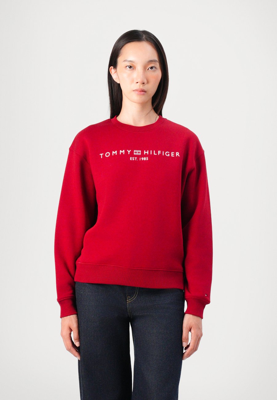 Толстовка Tommy Hilfiger LOGO, Regatta Red/Red
Толстовка Tommy Hilfiger LOGO, Regatta Red/Red