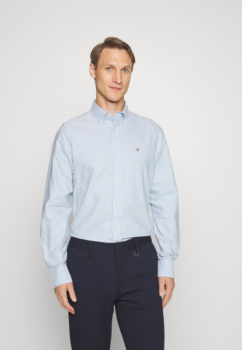Рубашка SLIM OXFORD SHIRT GANT, цвет light blue
Рубашка SLIM OXFORD SHIRT GANT, цвет light blue
