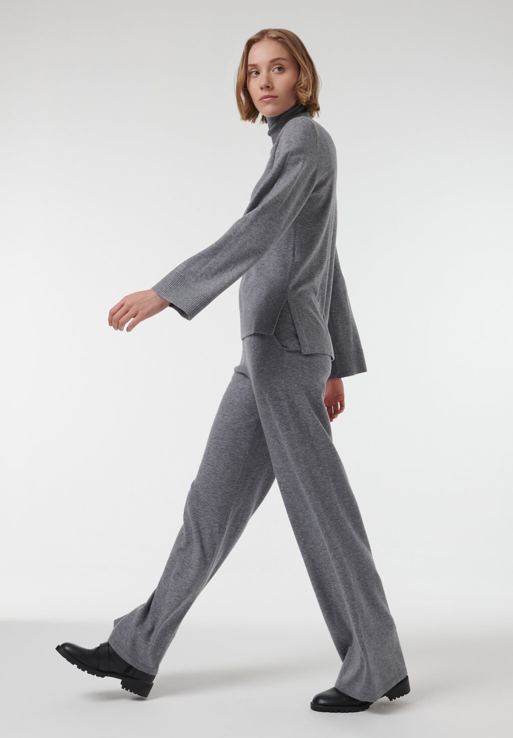 Спортивные брюки WIDE-LEG Leem, серый
Спортивные брюки WIDE-LEG Leem, серый