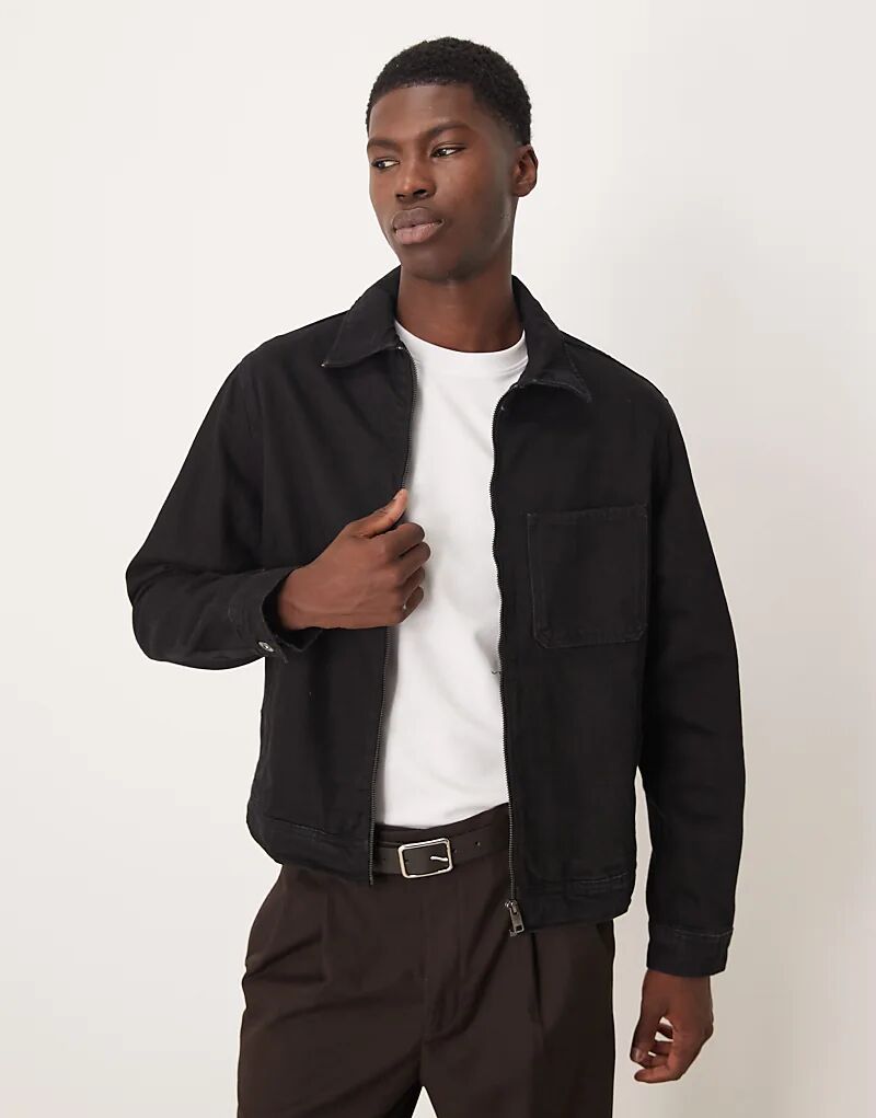 Джинсовая куртка Mango на молнии, цвет: черный с потертостями
Джинсовая куртка Mango на молнии, цвет: черный с потертостями